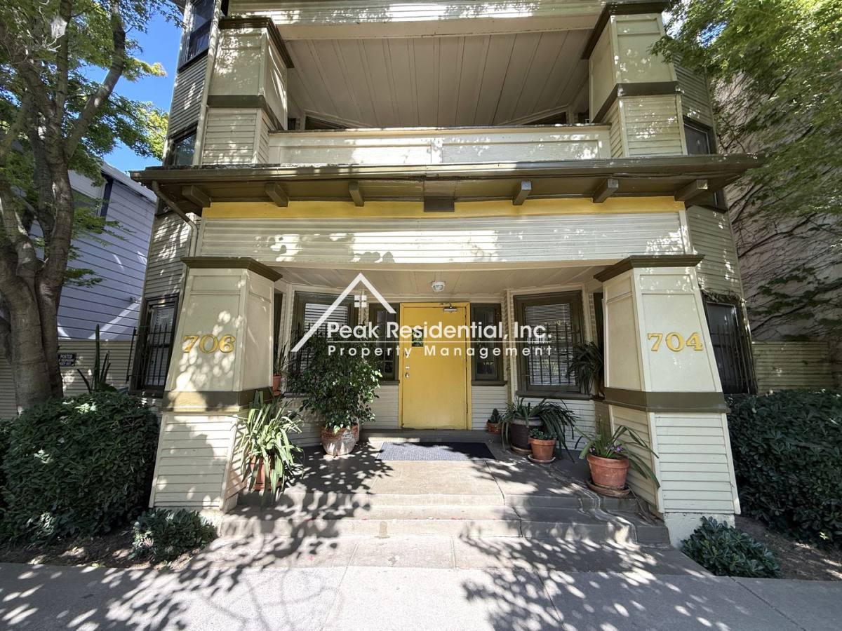 Apartment for rent at 704 20th St, Sacramento, CA 95811