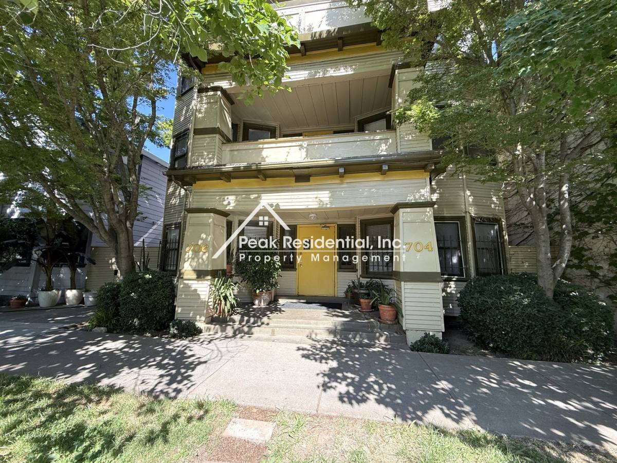 Apartment for rent at 704 20th St, Sacramento, CA 95811