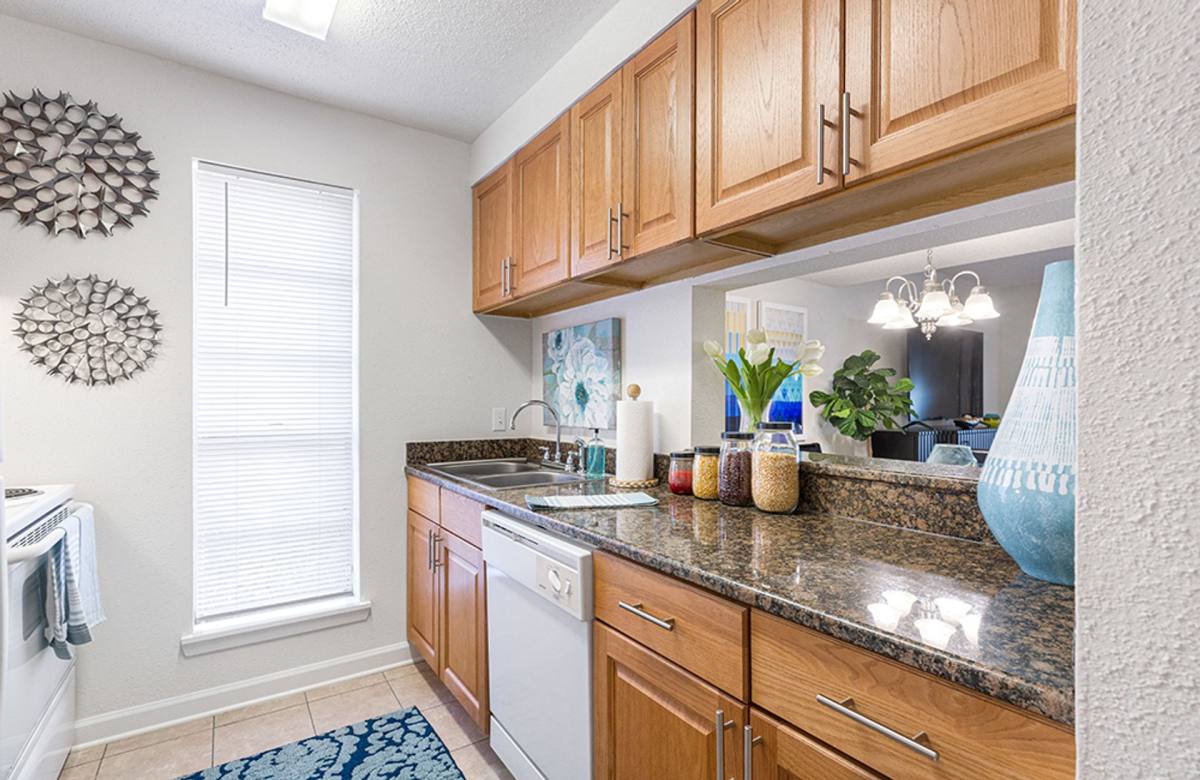 Townhouse for rent at 4960 York St, Metairie, LA 70001