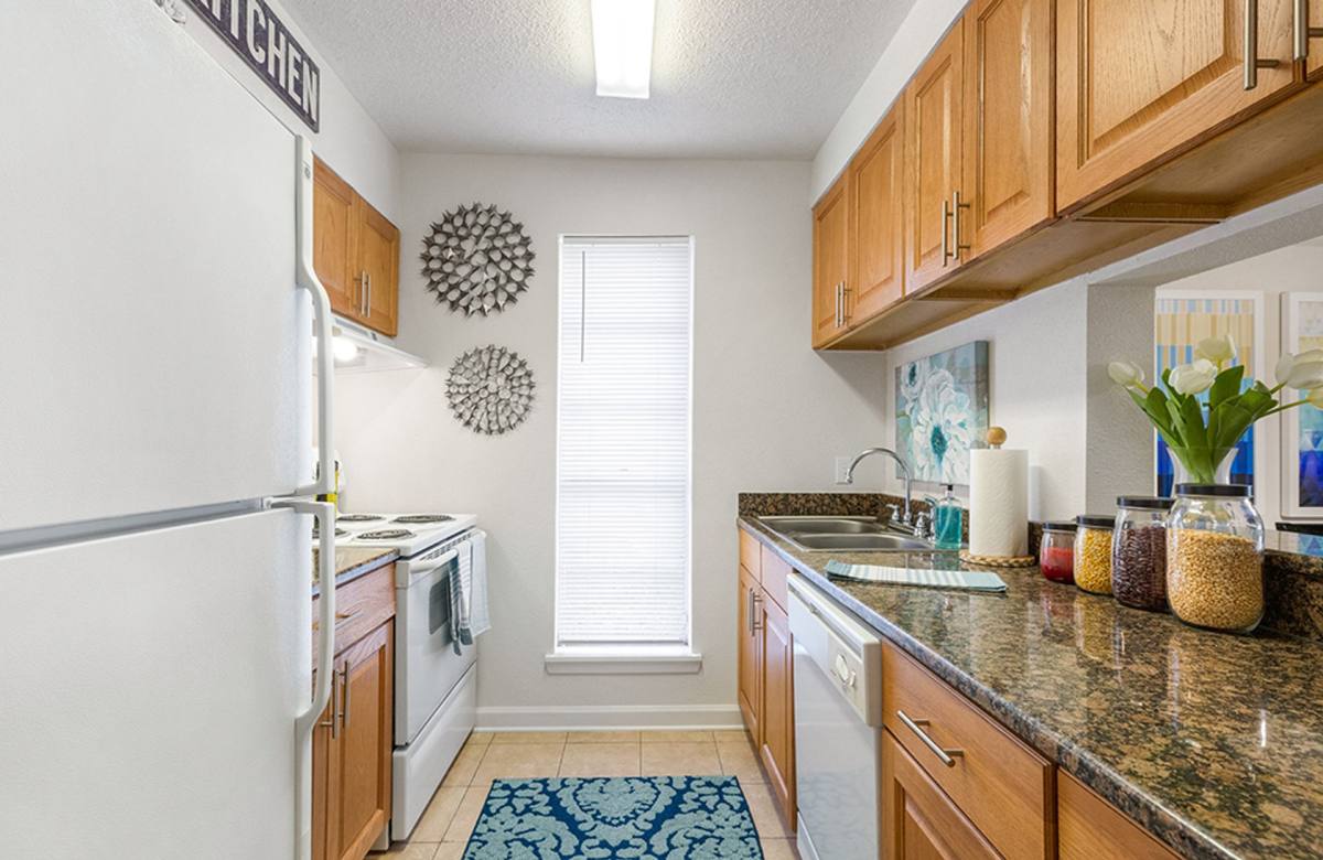 Townhouse for rent at 4960 York St, Metairie, LA 70001