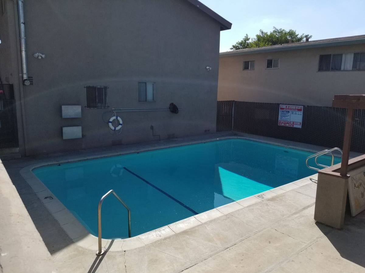 Apartment for rent at 821 Glenway Dr, Inglewood, CA 90302