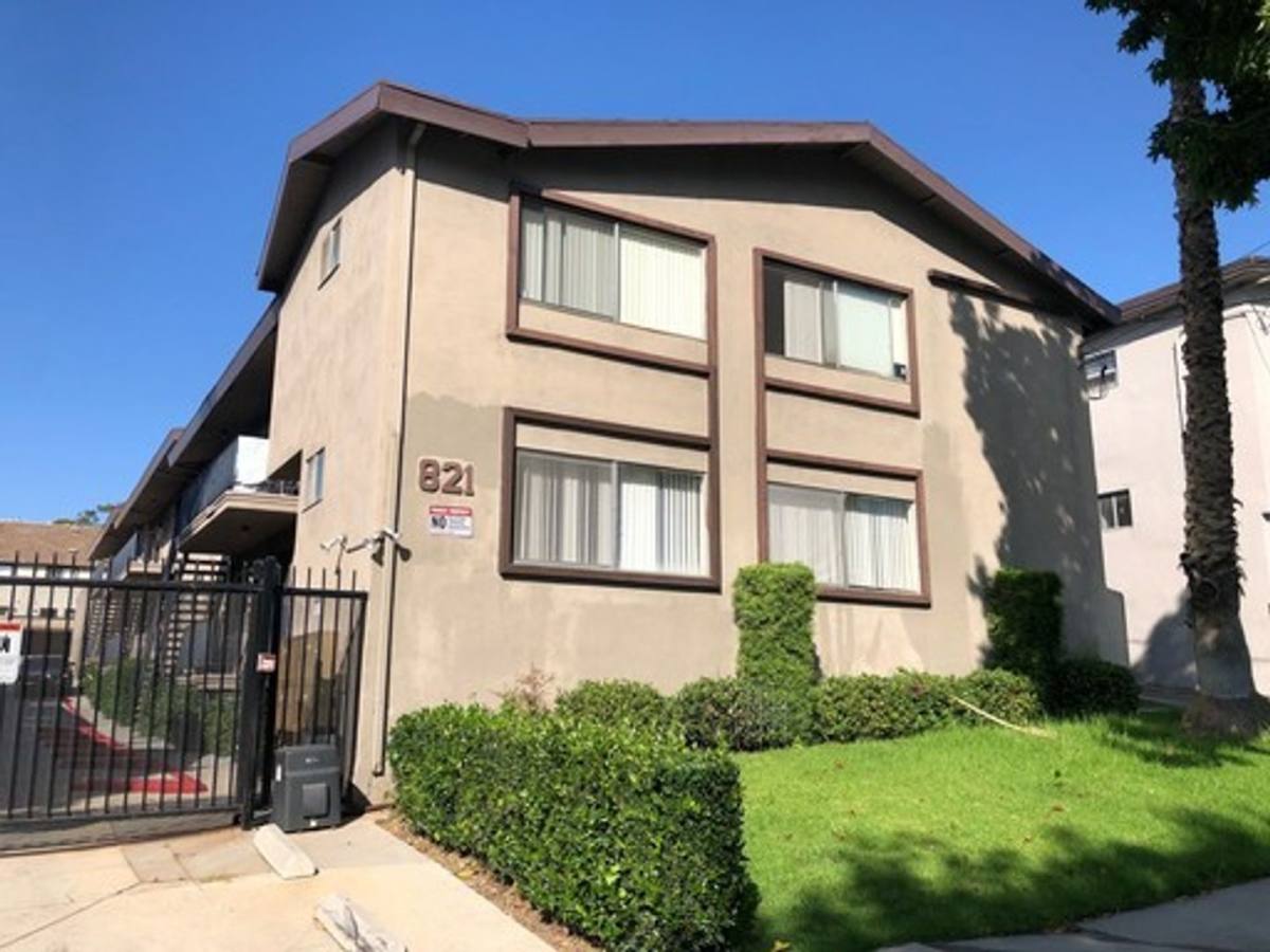 Apartment for rent at 821 Glenway Dr, Inglewood, CA 90302