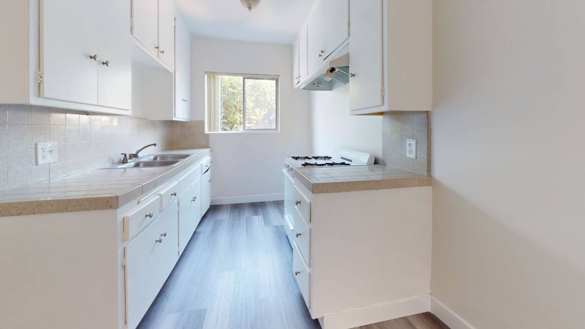 Apartment for rent at 821 Glenway Dr, Inglewood, CA 90302