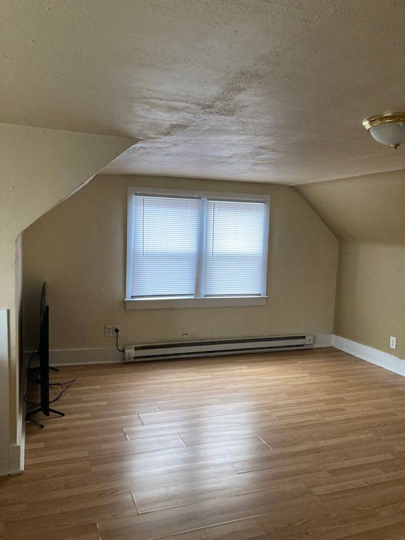 Apartment for rent at 706 E Jackson, Muncie, IN 47305