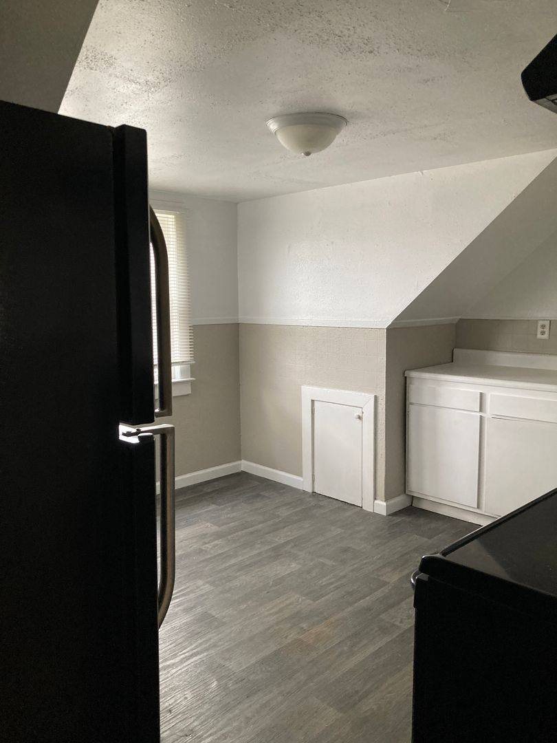 Apartment for rent at 706 E Jackson, Muncie, IN 47305