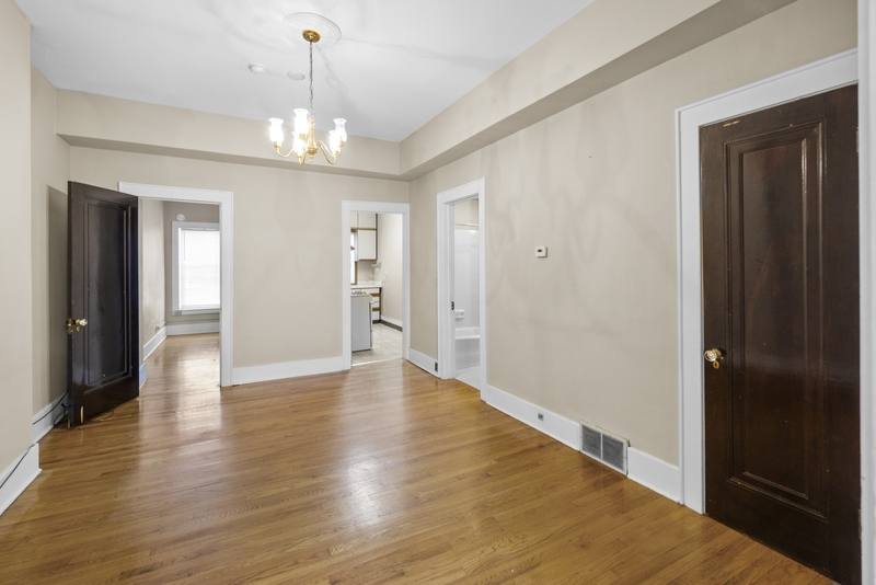 Apartment for rent at 1109 E Genesee St #1, Syracuse, NY 13210