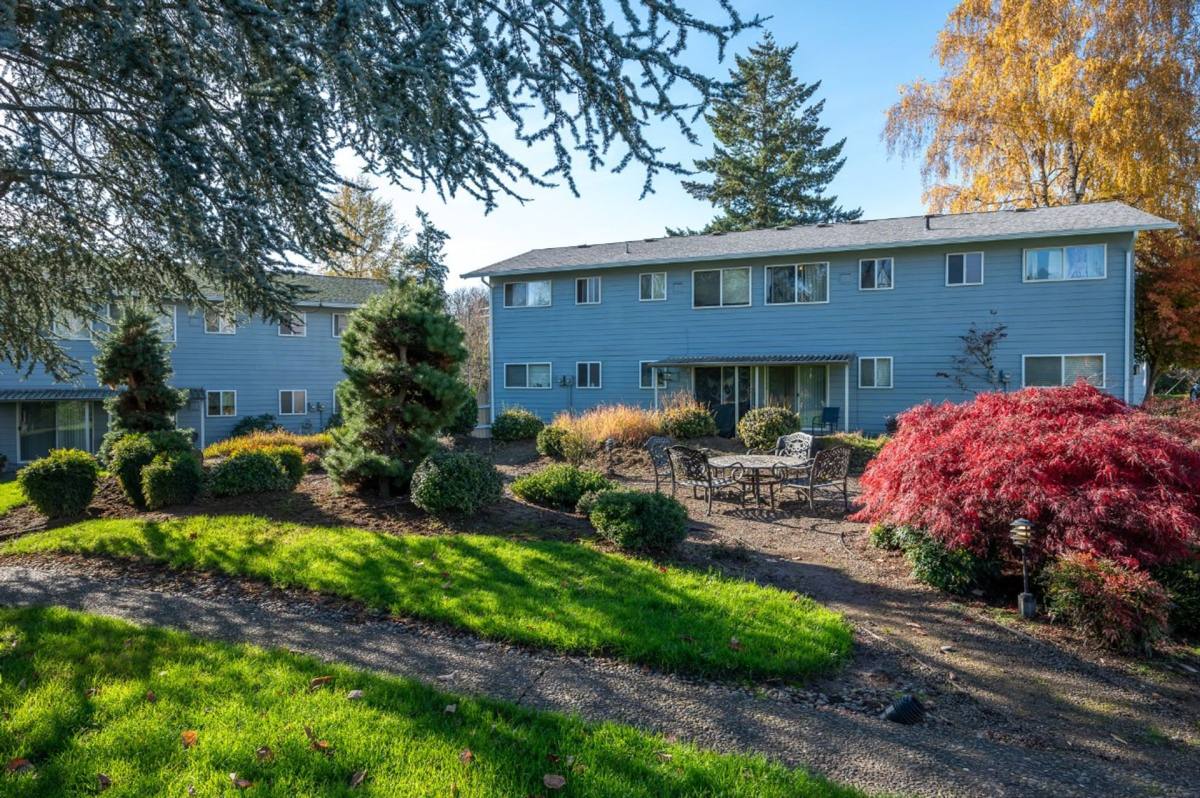 Apartment for rent at 9550 SW Washington Dr, Portland, OR 97223
