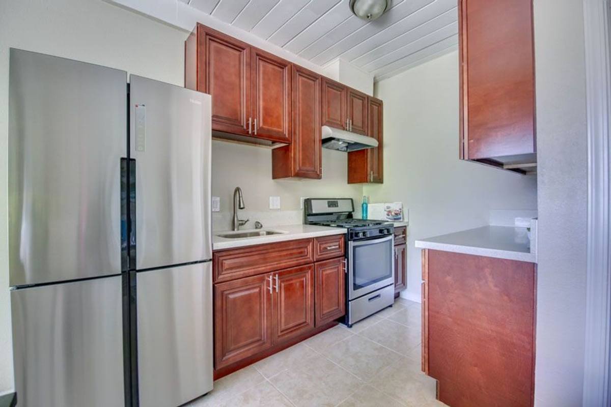 Apartment for rent at 175 E St, Chula Vista, CA 91910