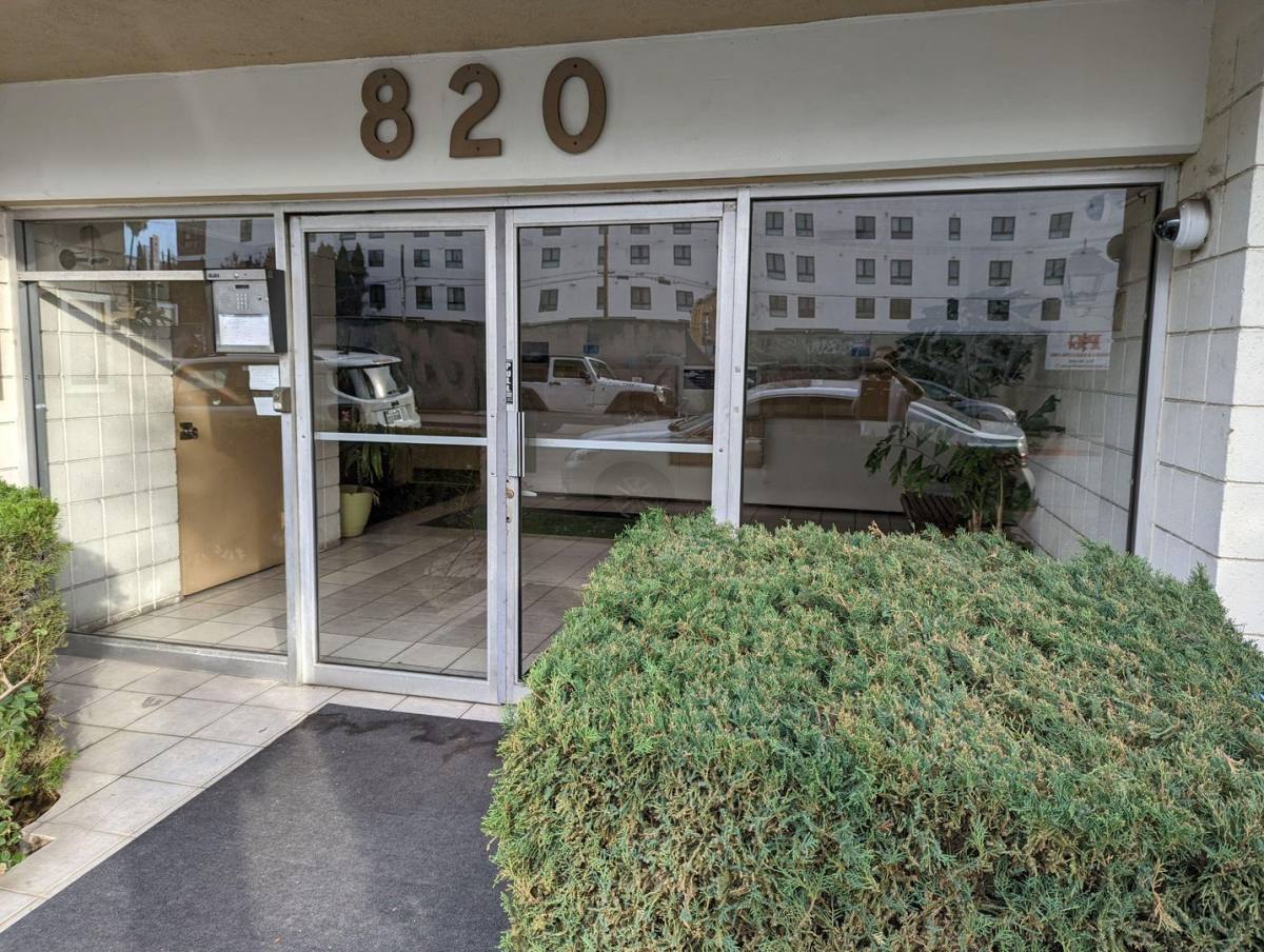 Apartment for rent at 820 Skingsley Dr, Los Angeles, CA 90005
