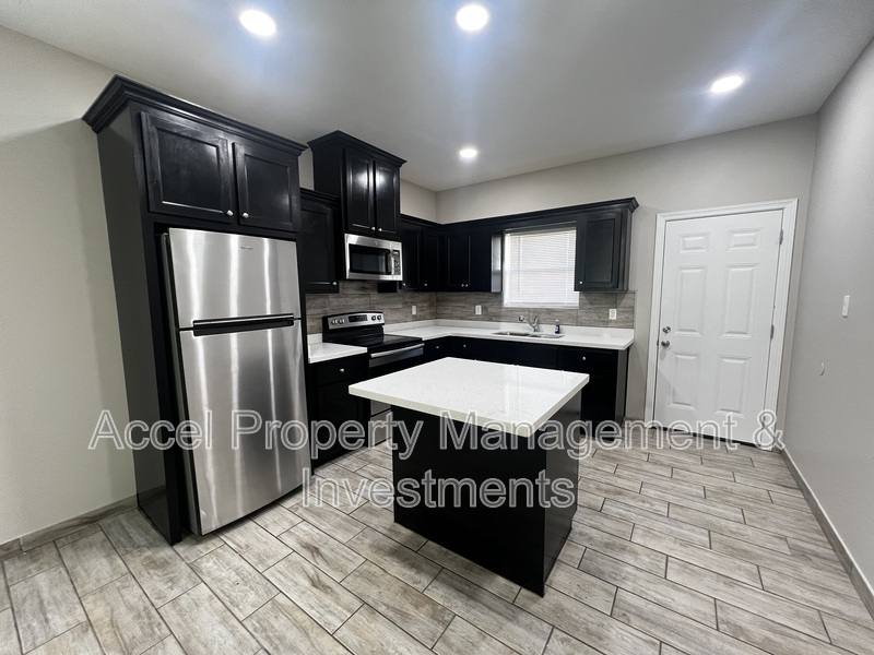 Apartment for rent at 1327 W Garfield Ave #2, Mission, TX 78573