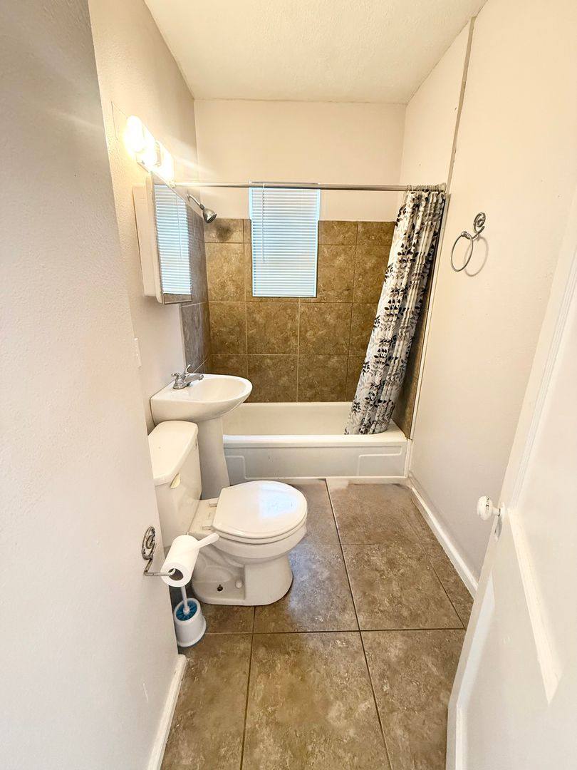 Apartment for rent at 520 S Fannin Ave, Tyler, TX 75702
