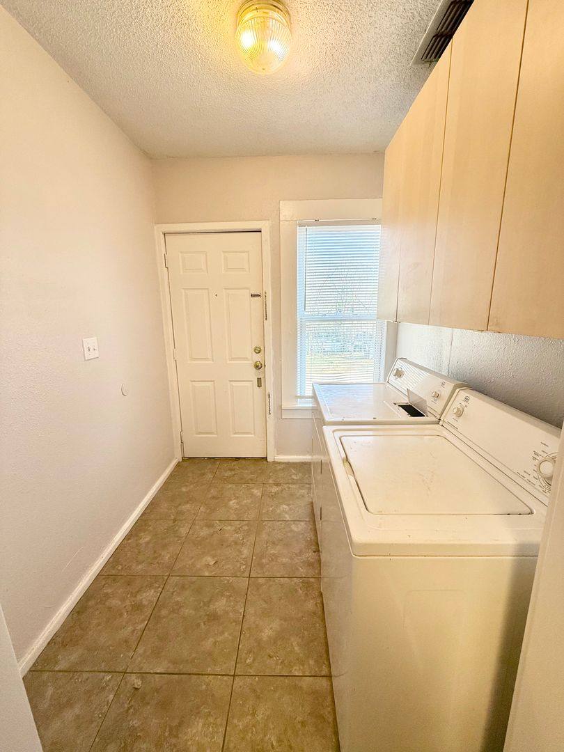 Apartment for rent at 520 S Fannin Ave, Tyler, TX 75702