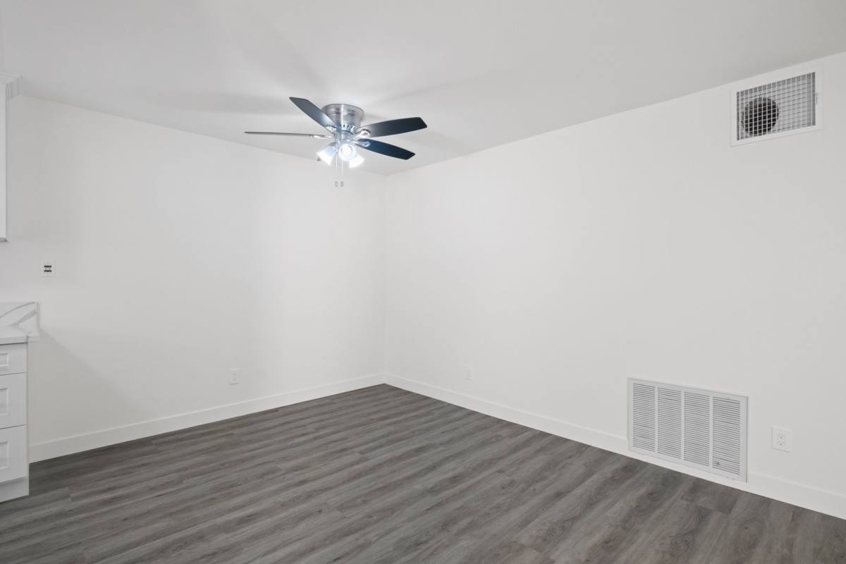 Apartment for rent at 1010 - 1012 E Acacia Ave, Glendale, CA 91205