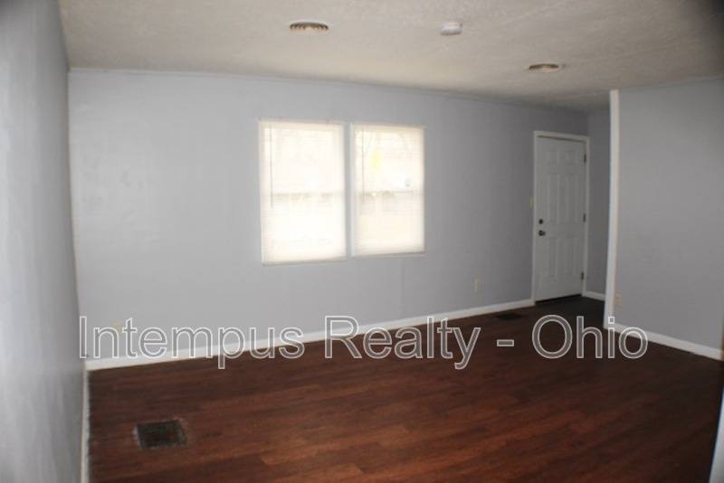 House for rent at 967 Duxberry Ave, Columbus, OH 43211