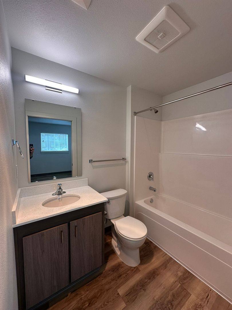 Apartment for rent at 1866 5th St, Springfield, OR 97477