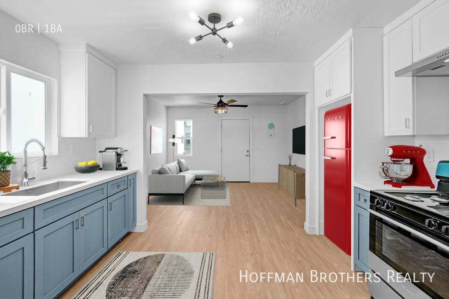 Apartment for rent at 5928 S Hoover St #3 4, Los Angeles, CA 90044