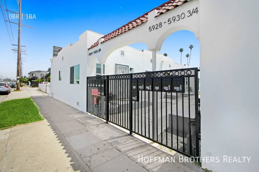 Apartment for rent at 5928 S Hoover St #3 4, Los Angeles, CA 90044