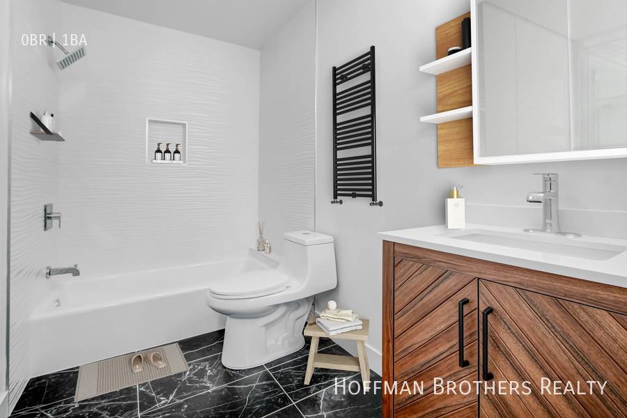 Apartment for rent at 5928 S Hoover St #3 4, Los Angeles, CA 90044