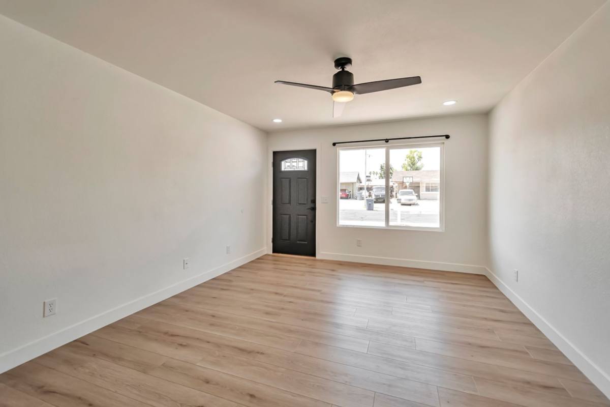 House for rent at 906 W Colgate Dr, Tempe, AZ 85283