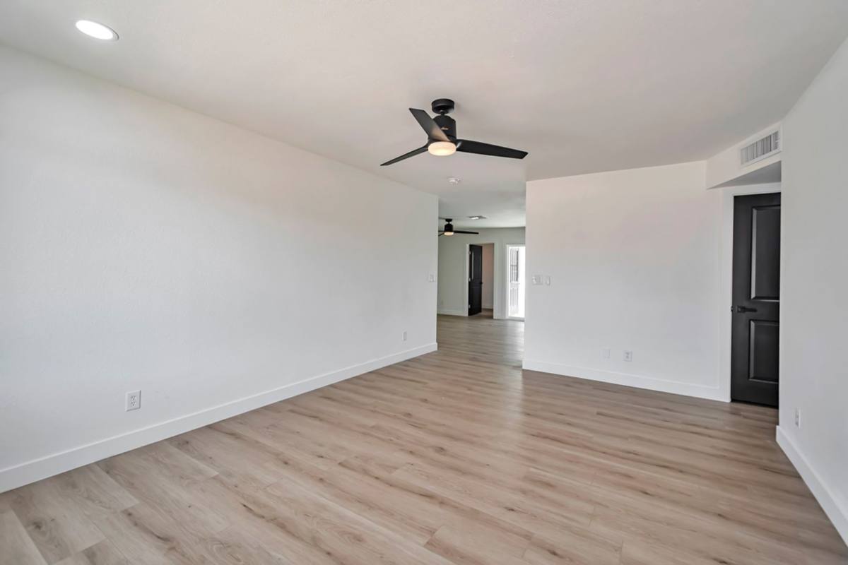 House for rent at 906 W Colgate Dr, Tempe, AZ 85283