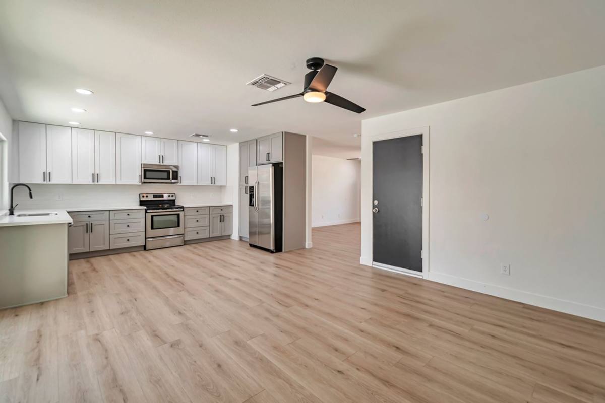 House for rent at 906 W Colgate Dr, Tempe, AZ 85283