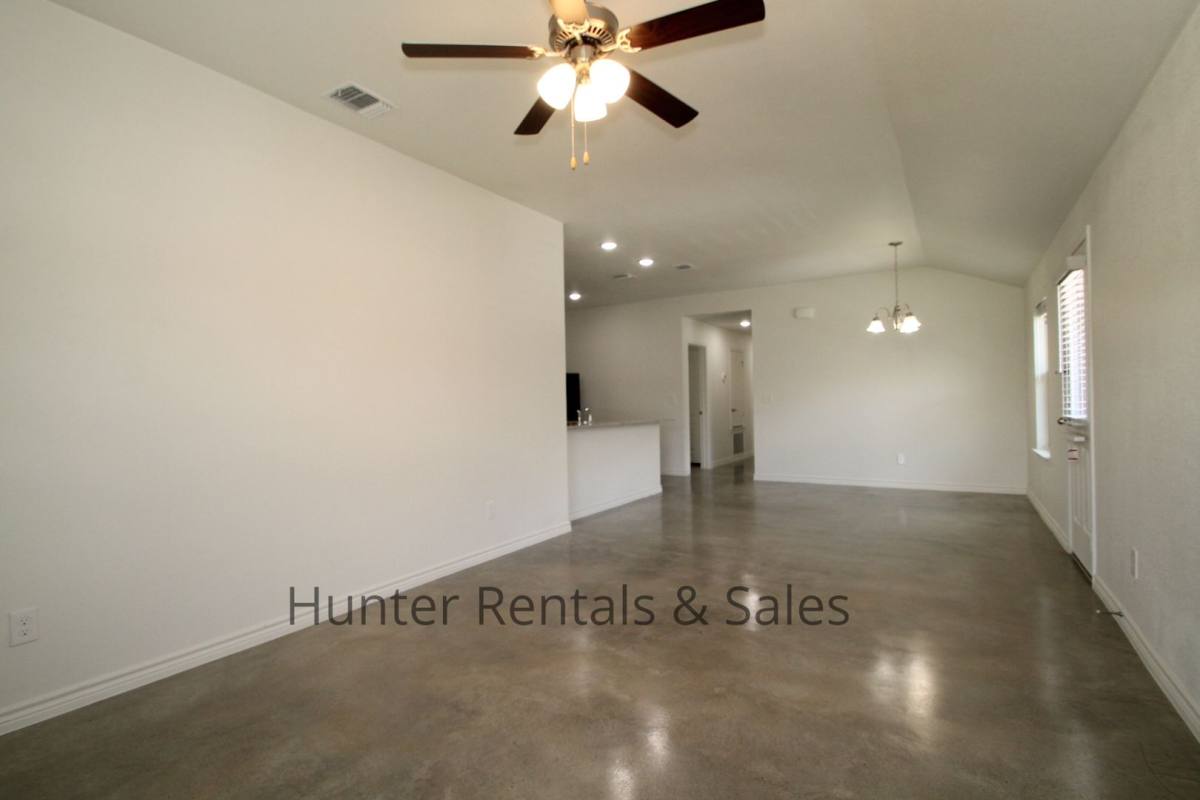 Townhouse for rent at 6109-B Amelia Earhart Blvd, Killeen, TX 76543