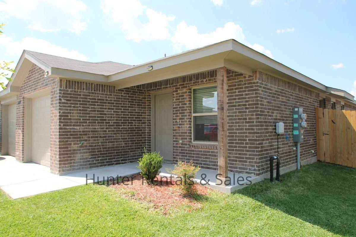Townhouse for rent at 6109-B Amelia Earhart Blvd, Killeen, TX 76543