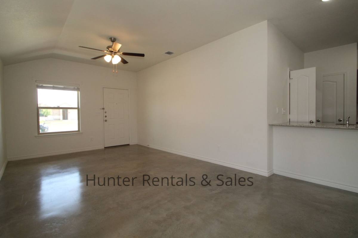 Townhouse for rent at 6109-B Amelia Earhart Blvd, Killeen, TX 76543
