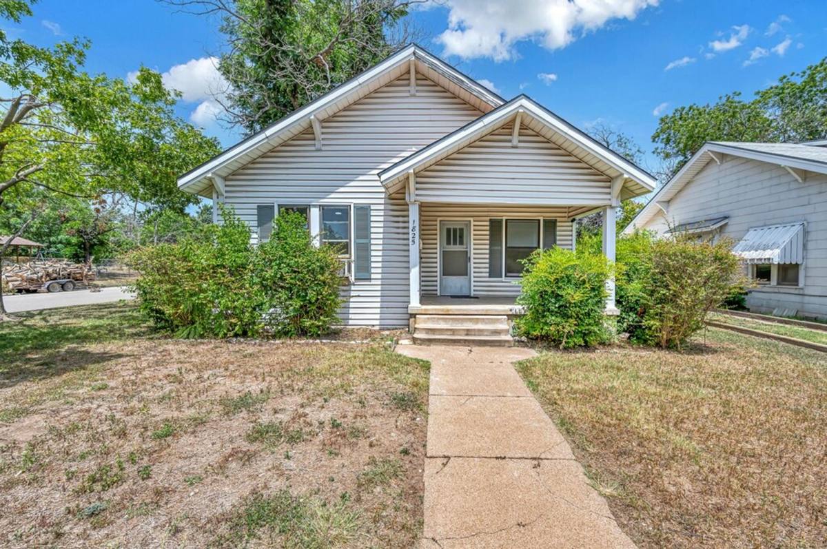 House for rent at 1825 Cumberland, Waco, TX 76707