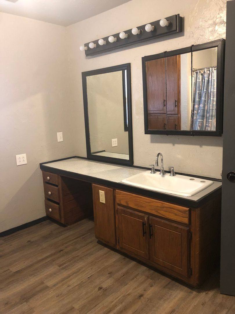 House for rent at 1138 E Margaret St, Shawnee, OK 74801
