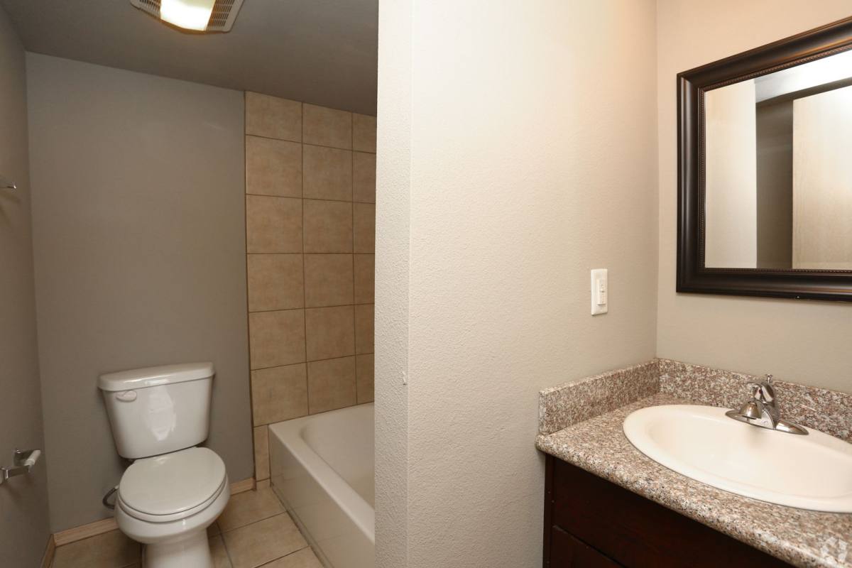 Apartment for rent at 1209 W Hefner Rd, Oklahoma City, OK 73114