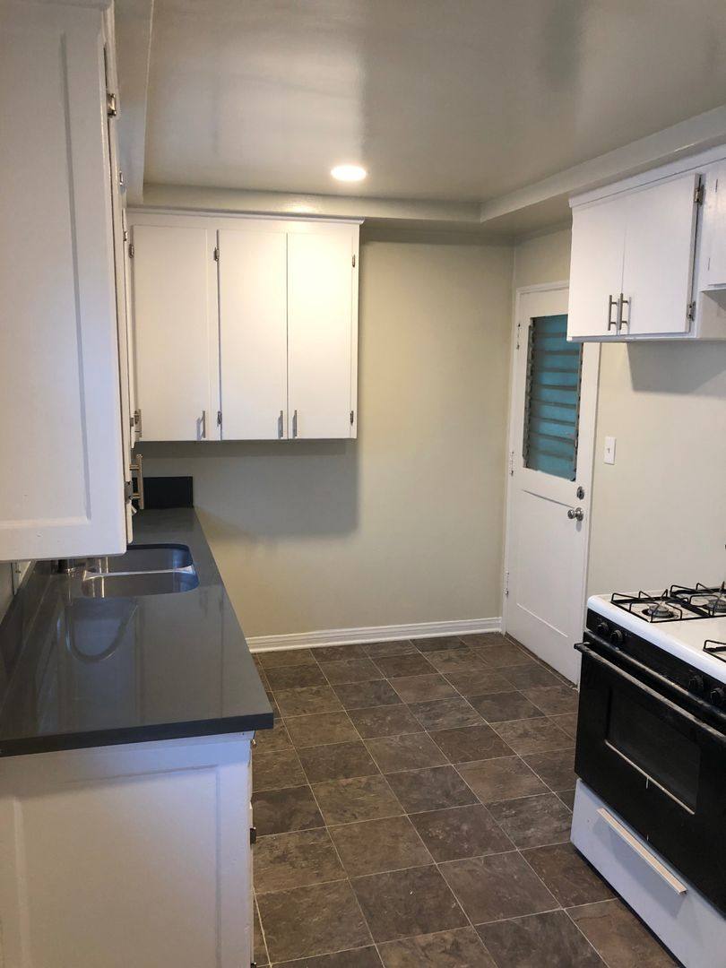 Apartment for rent at 621 Midvale Ave, Los Angeles, CA 90024
