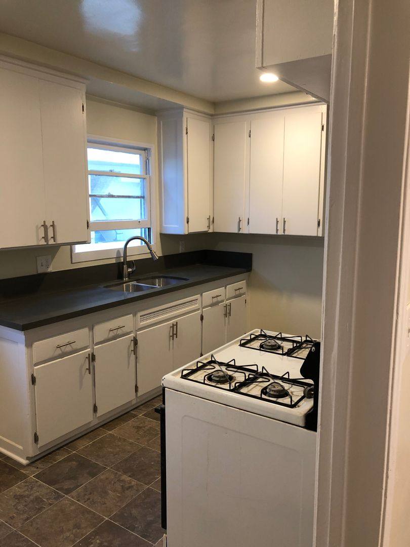 Apartment for rent at 621 Midvale Ave, Los Angeles, CA 90024