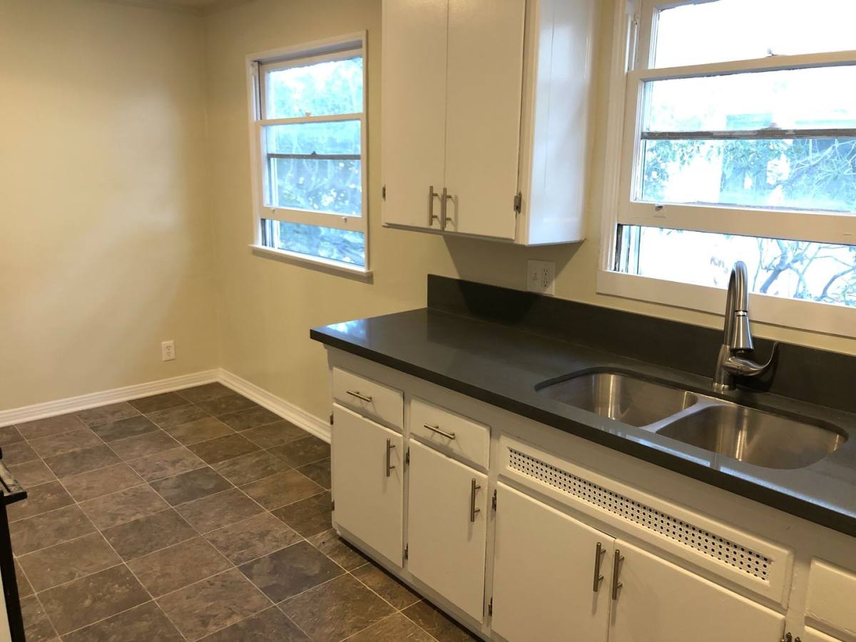 Apartment for rent at 621 Midvale Ave, Los Angeles, CA 90024