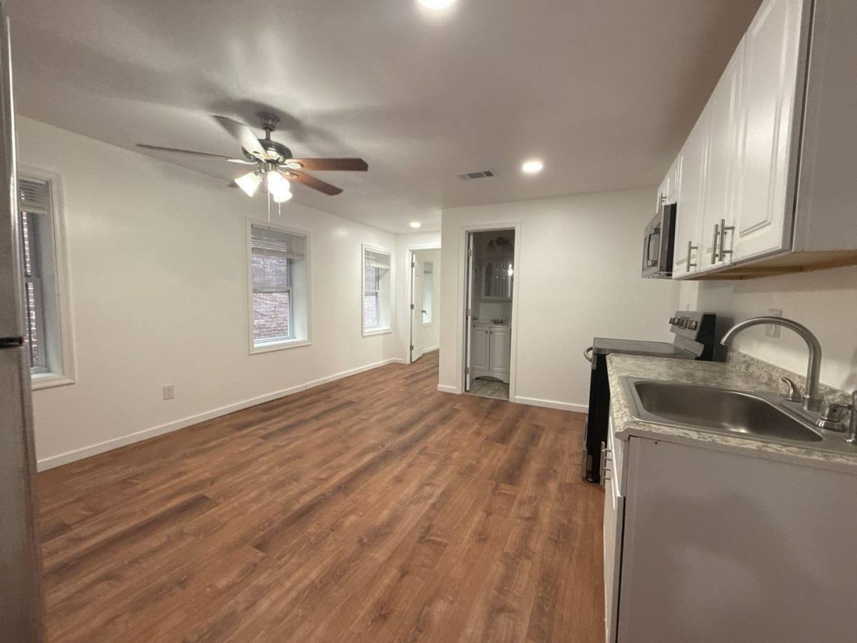 Apartment for rent at 318 N Paca St, Baltimore, MD 21201