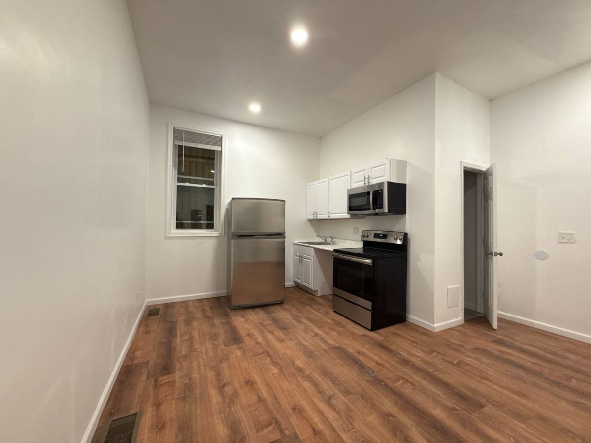 Apartment for rent at 318 N Paca St, Baltimore, MD 21201