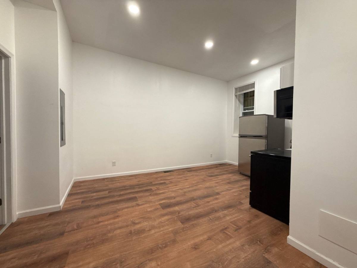 Apartment for rent at 318 N Paca St, Baltimore, MD 21201