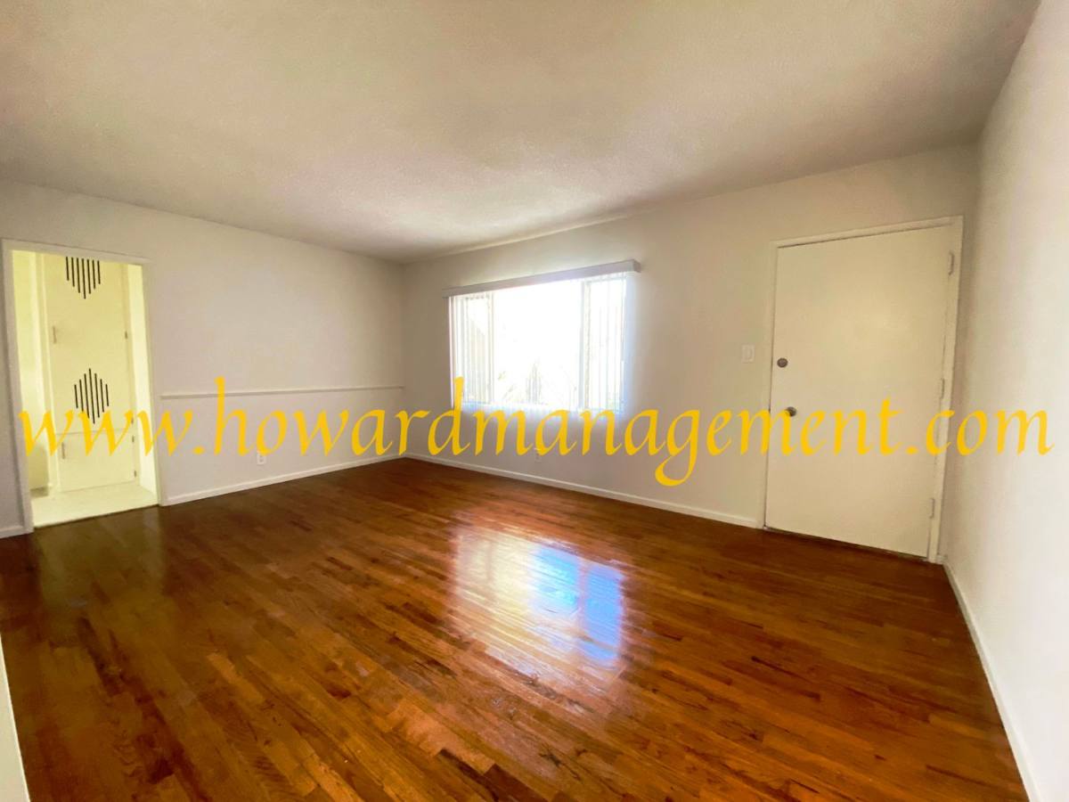 Apartment for rent at 1417 11th St, Santa Monica, CA 90401
