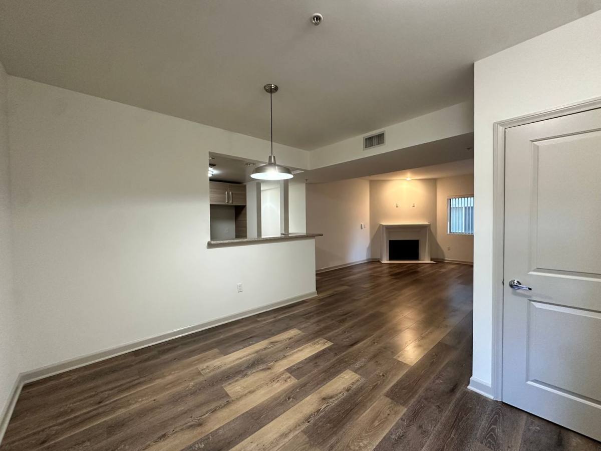 Apartment for rent at 11556 Burbank Blvd, North Hollywood, CA 91601