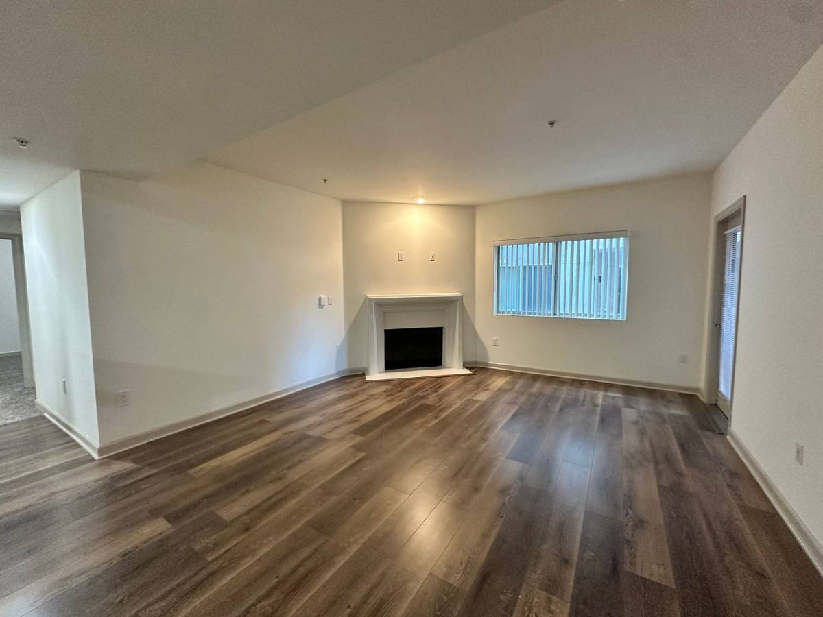 Apartment for rent at 11556 Burbank Blvd, North Hollywood, CA 91601