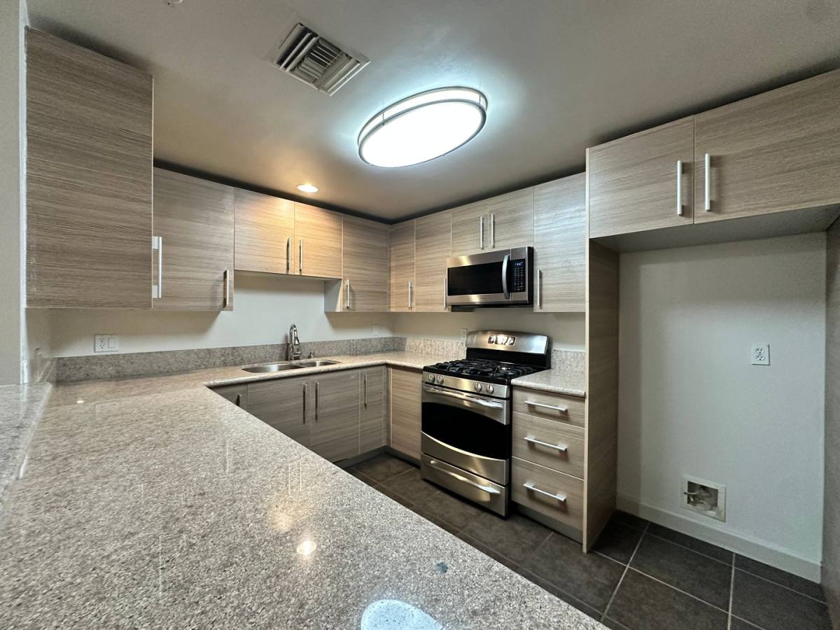Apartment for rent at 11556 Burbank Blvd, North Hollywood, CA 91601