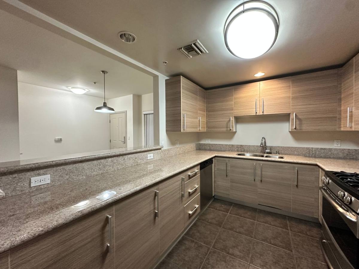 Apartment for rent at 11556 Burbank Blvd, North Hollywood, CA 91601