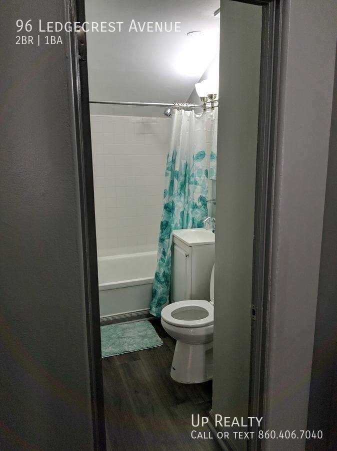 Apartment for rent at 96 Ledgecrest Ave, New Britain, CT 06051