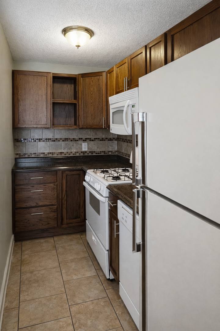 Apartment for rent at 1221-23 8th St SE, Minneapolis, MN 55414