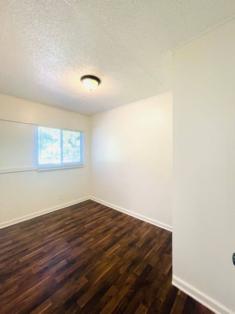 Apartment for rent at 536 & 538 Acacia Rd, Santa Paula, CA 93060