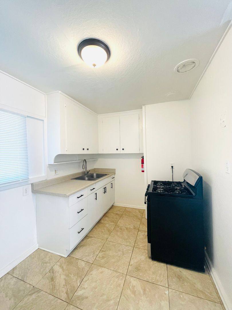 Apartment for rent at 536 & 538 Acacia Rd, Santa Paula, CA 93060