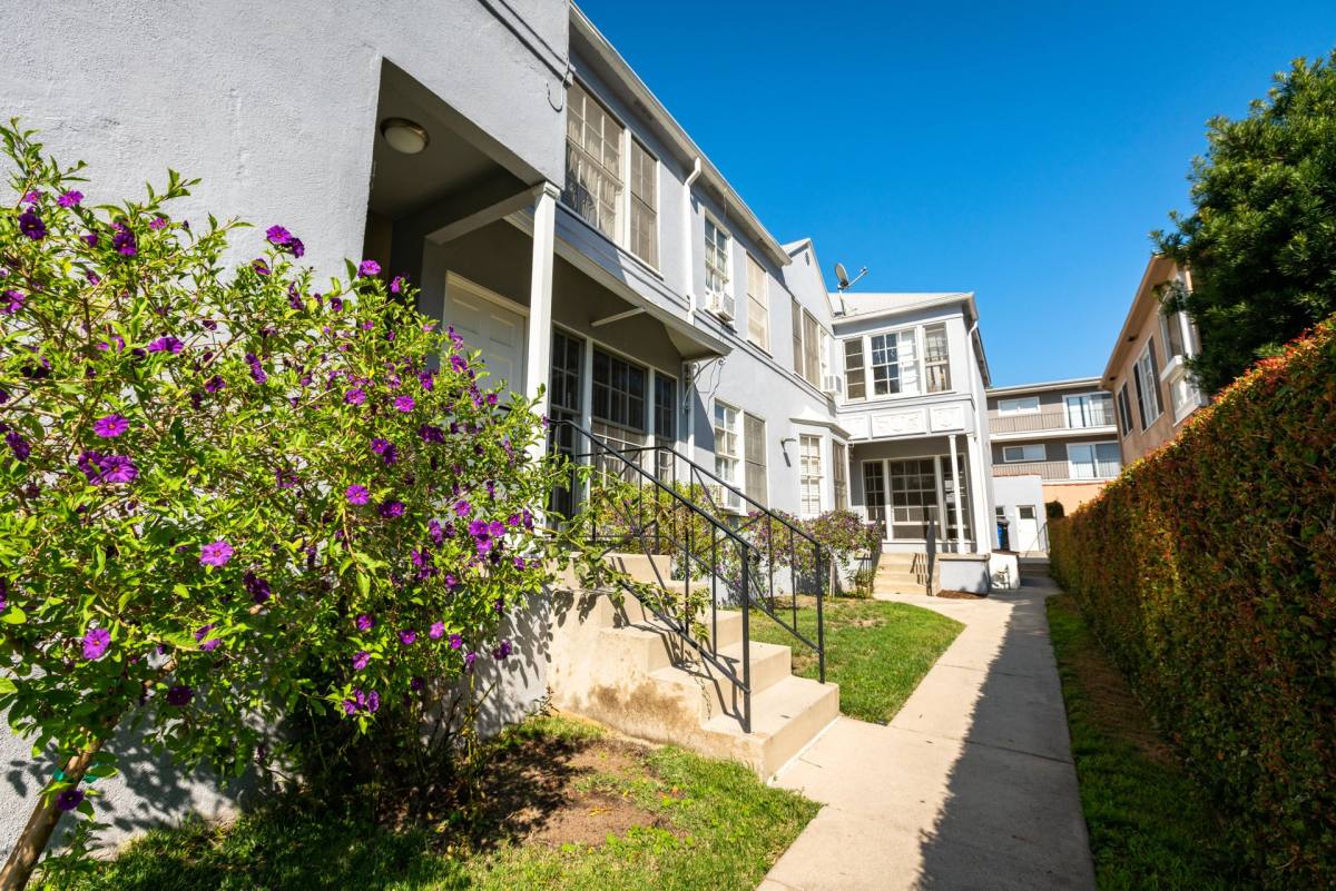 Apartment for rent at 410 Veteran Ave, Los Angeles, CA 90024