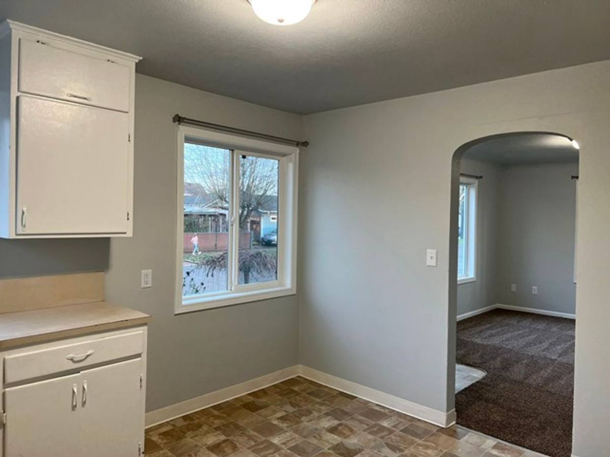 Apartment for rent at 521 & 531 Gerth Ave NW, Salem, OR 97304