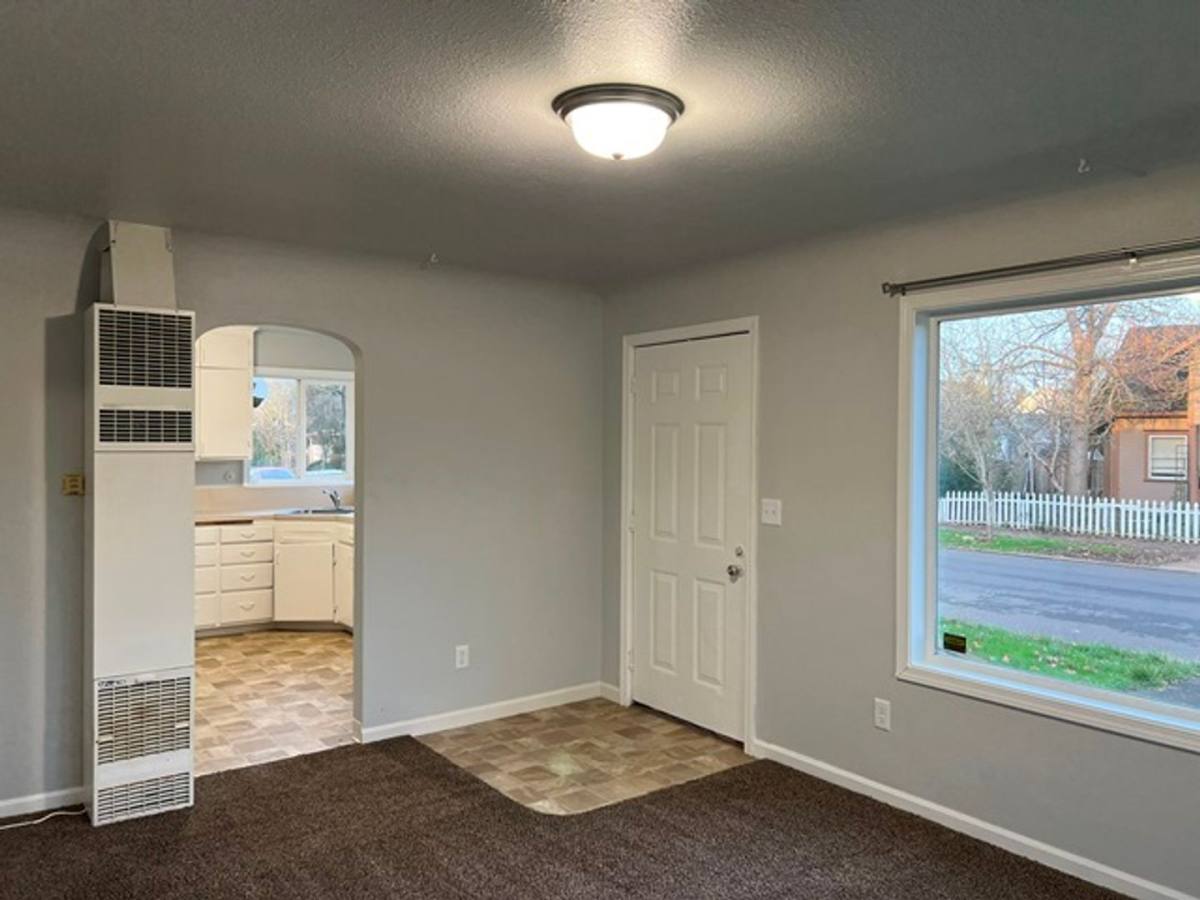Apartment for rent at 521 & 531 Gerth Ave NW, Salem, OR 97304