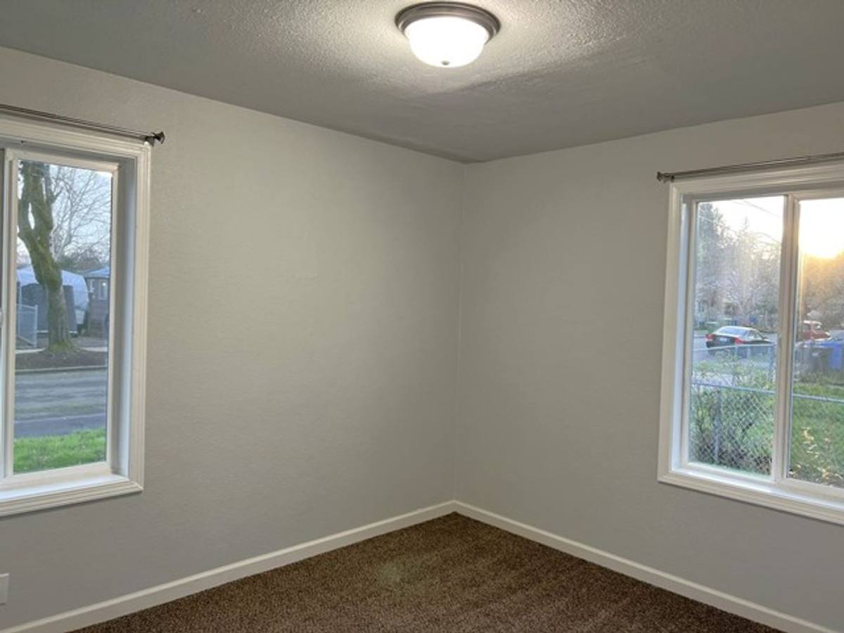 Apartment for rent at 521 & 531 Gerth Ave NW, Salem, OR 97304